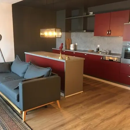 Trendy 2 Bedroom With Private Terrace&parking Apartmán