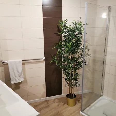 Trendy 2 Bedroom With Private Terrace&parking Apartmán