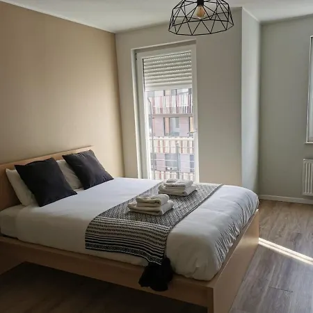 Trendy 2 Bedroom With Private Terrace&parking Apartmán *