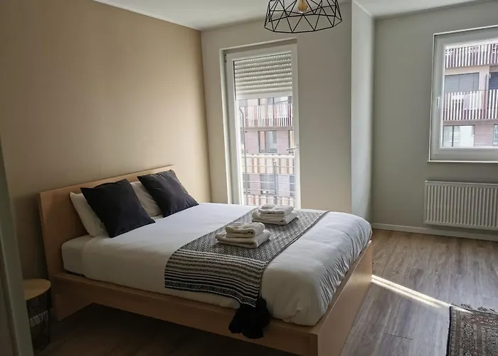 Trendy 2 Bedroom With Private Terrace&parking 아파트 *